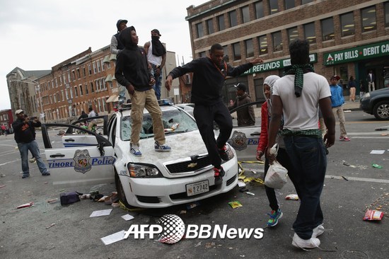 Ban 'Baltimore riot' ... 28 days from 10 p.m. to 5 a.m. passage