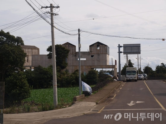 밀려드는 제주도 전입자, 밀려올라가는 '땅값'