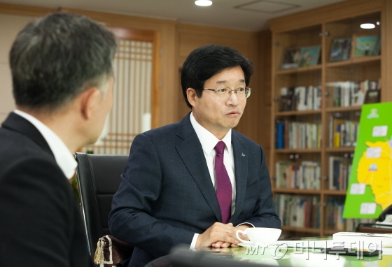 [표창원의 리더인사이드]염태영 수원시장, “지방으로부터 한국 바꿀 것”(1)