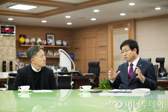 [표창원의 리더인사이드]염태영 수원시장, “지방으로부터 한국 바꿀 것”(1)