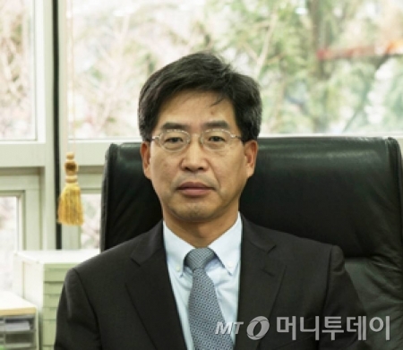 법무법인 중원 권재칠 변호사