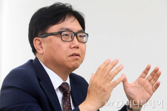 박성관 대유위니아 대표가 지난 17일 서울 강남구 대유위니아 본사에서 머니투데이와 인터뷰를 하고 있다./사진=이기범 기자 leekb@