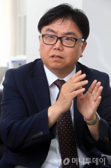 박성관 대유위니아 대표가 지난 17일 서울 강남구 대유위니아 본사에서 머니투데이와 인터뷰를 하고 있다./사진=이기범 기자 leekb@