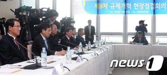 http://thumb.mt.co.kr/06/2016/10/2016102015583290526_1.jpg