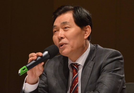 박희성 신임 KBS 교향악단 사장이 20일 오후 서울 영등포구 여의도 KBS에서 열린 기자간담회에 참석, 인사말하고 있다. /사진=뉴시스