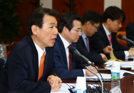 http://news.mt.co.kr/mtview.php?no=2017022110543088736&MNF 금융당국, 가계대출 급증에 보험사·새마을금고 특별점검