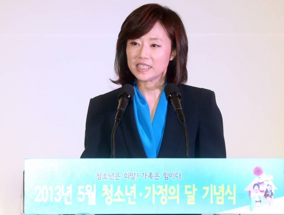 서울 용산 백범김구기념관에서 열린 '2013 청소년·가정의 달 기념식'에 참석해 연설하는 조윤선 전 여성가족부 장관 /사진=뉴스1