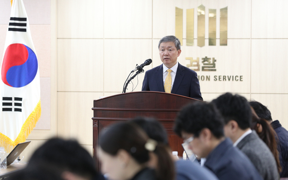 1일 오전 서울 도봉구 서울북부지검에서 박성진 차장 검사가 이영학 수사 결과를 발표하고 있다. 검찰은 이날 이영학을 아동청소년 성보호에 관한 법률 위반 등으로 구속 기소했다./사진=뉴스1