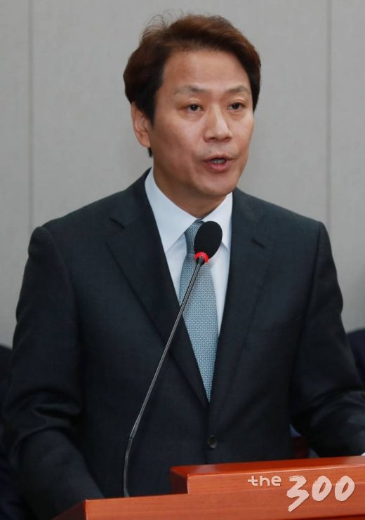 임종석 대통령 비서실장이 21일 오전 서울 여의도 국회에서 열린 운영위원회 전체회의에 출석해 업무보고를 하고 있다. /사진=이동훈 기자