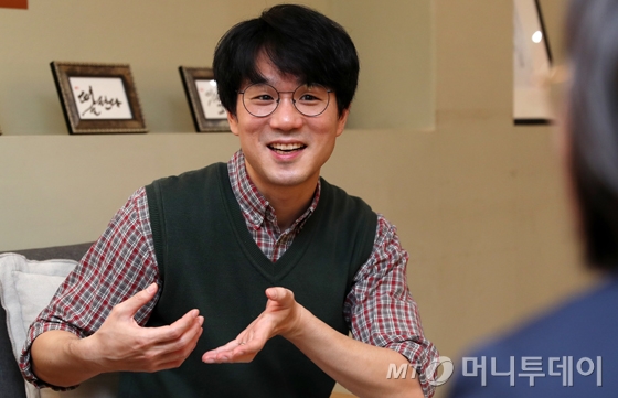 장강명 작가/사진=김휘선 기자