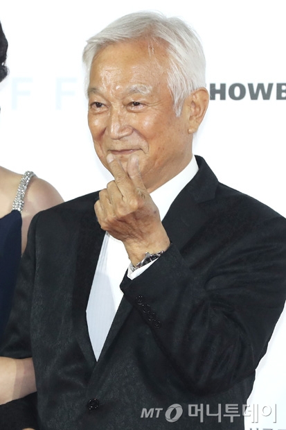 지난해 10월 열린 제22회 부산국제영화제 개막식에 참석했던 고 신성일 모습./사진=이기범 기자