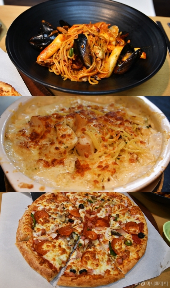 위쪽부터 매콤 해산물 떡볶이 스파게티, 오븐 스파게티 뽈로, 콤비네이션 피자. /사진=이상봉 기자