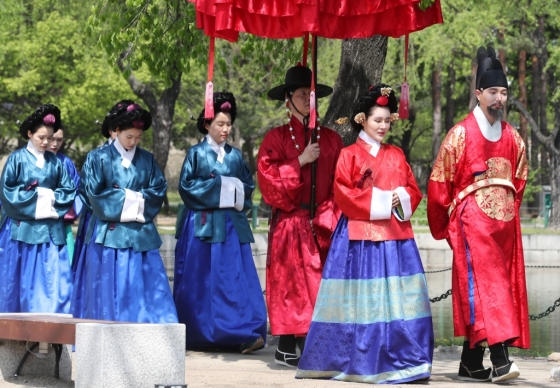 지난해 서울 종로구 경복궁에서 열린 '제4회 궁중문화축전'에서 선보인 '왕가의 산책'. /사진=뉴스1
