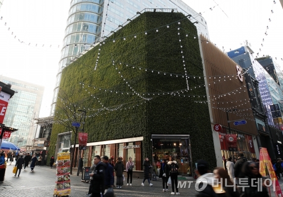 ㎡당 토지가격이 가장 비싼 명동 네이처리퍼블릭 부지 모습/(서울=뉴스1) 구윤성 기자. 2019.1.7/뉴스1 <저작권자 ⓒ 뉴스1코리아, 무단전재 및 재배포 금지>