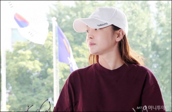 가수 구하라가 지난해 9월18일 오후 서울 강남경찰서에서 전 남자친구 폭행 혐의조사를 받기 위해 출석하고 있다./ 사진=김창현 기자