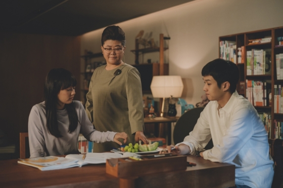 괜히 가정부가 등장하고 괜히 이정은이 출연하는 게 아니었다! /사진제공=CJ엔터테인먼트