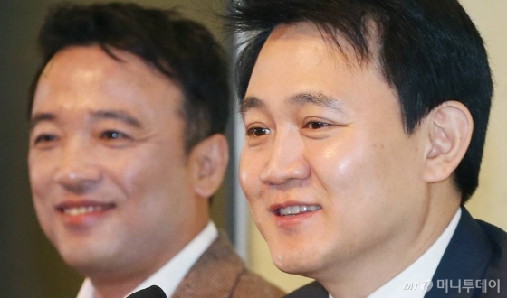 김택진 엔씨소프트 대표(오른쪽), 방준혁 넷마블 의장. 오는 13~15일까지 문재인 대통령의 해외 순방 마지막 일정인 스웨덴 방문에 함께할 것으로 알려졌다. / 사진=이동훈 기자