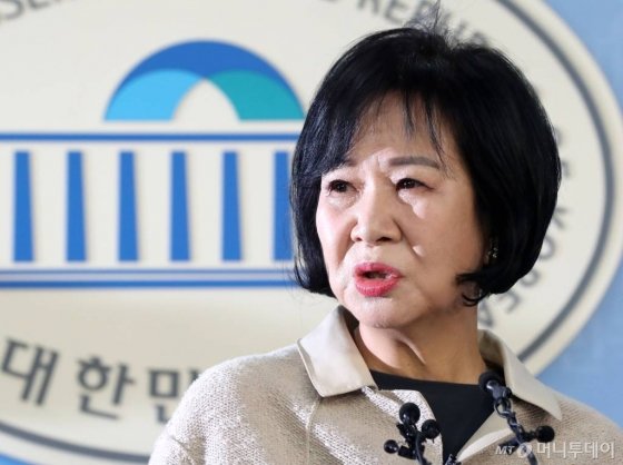 '목포 부동산 투기' 의혹이 제기된 손혜원 의원이 지난 1월20일 국회에서 기자회견을 갖고 있다./사진=이동훈 기자