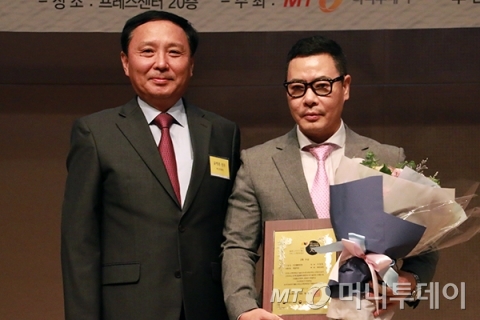 â2019 ì 4í ìë¹ìê° ë½ì ìë¹ì¤ê³ ê°ë§ì¡±ëì ìììâìì ë¦¬ì½íë ì´í¸ ê¶ìë§ ë¶ì¬ì¥ì´ ììíë¤/ì¬ì§ì ê³µ=ì¤ê¸°ì°½ìí