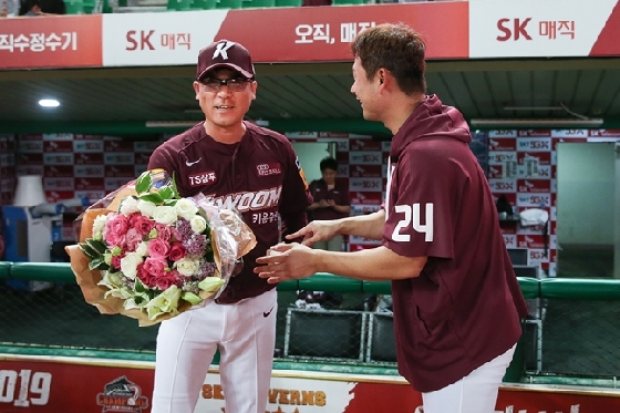 장정석 감독(왼쪽)과 주장 김상수. /사진=키움 히어로즈 제공