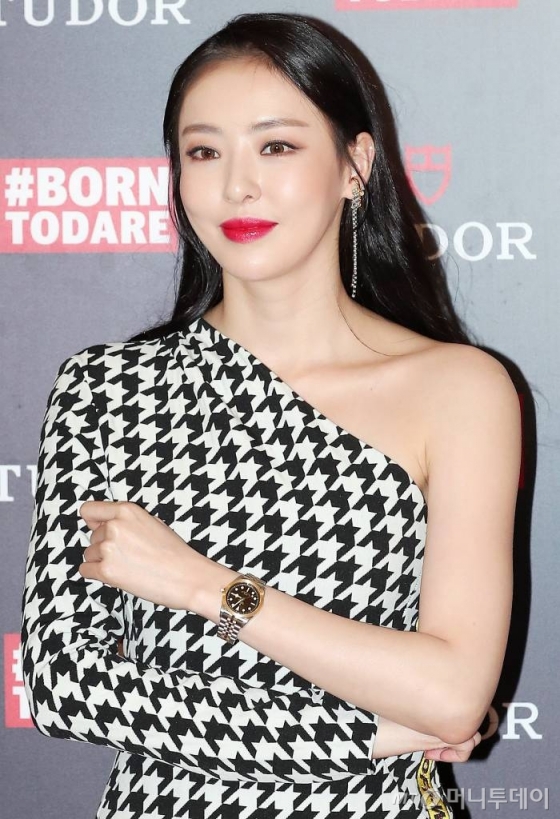 타임월드지방시 이미지