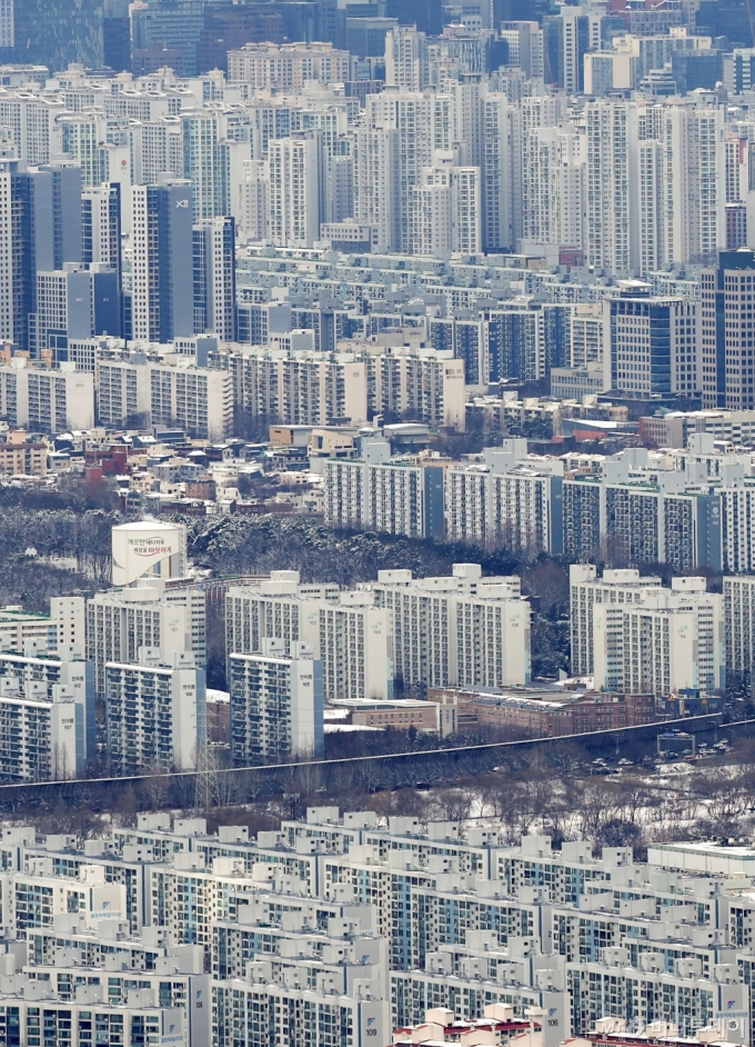 [서울=뉴시스] 김선웅 기자 =  23일 서울 도심 아파트 단지의 모습. 2024.02.23. mangusta@newsis.com /사진=김선웅