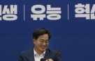김동연, 여의도서 '존재감'…"민주당 기득권 깨기 솔선해야"