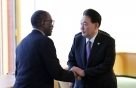 尹대통령, 세인트루시아 총리 만나 기후변화 대응 협력 약속