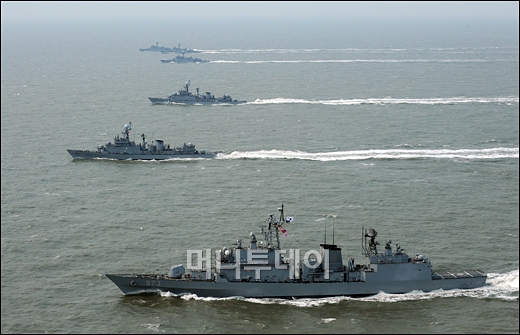 [사진]천안함 1주기, 우리 해군의 위용