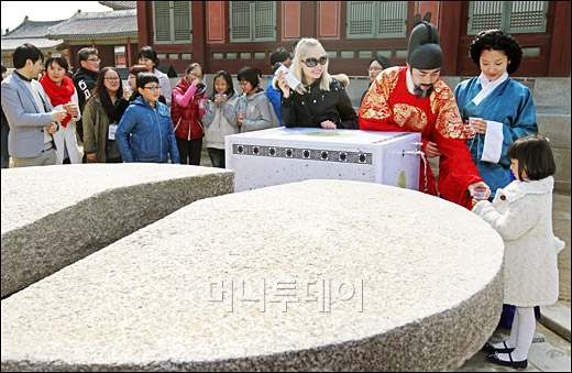 [사진]'조선 600년 궁궐 물맛은?'