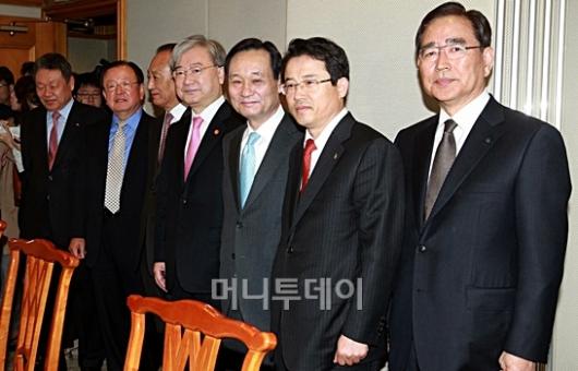 [사진]김석동·권혁세, 5대 금융지주 회장 긴급회동