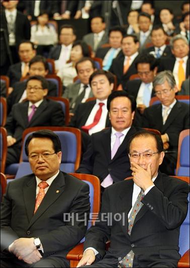 [사진]'비대위 중심' 한나라당, 의원총회 개최 