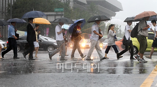 [사진]출근길 서두르는 시민들