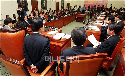 [사진]문방위 접수한 민주당 의원들