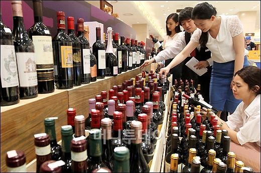 [사진]신세계百, 유럽 수입 와인 40% 할인 판매