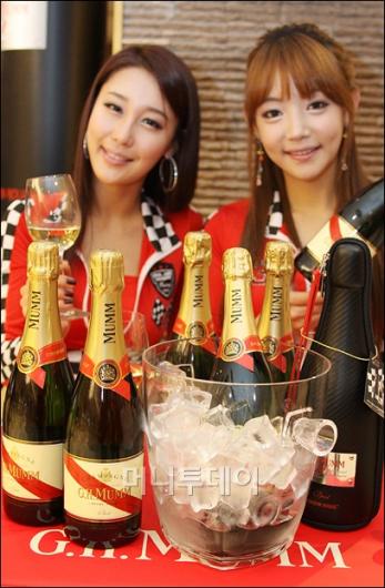 []F1   '(Mumm)' 