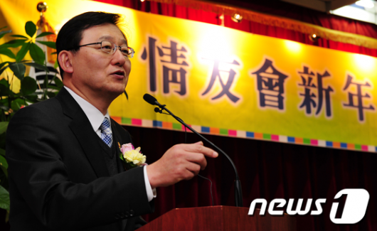 [사진]인사말 하는 홍석우 장관