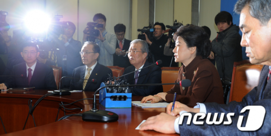 [사진]박근혜 비대위원장 "투명한 공천 이뤄지면"