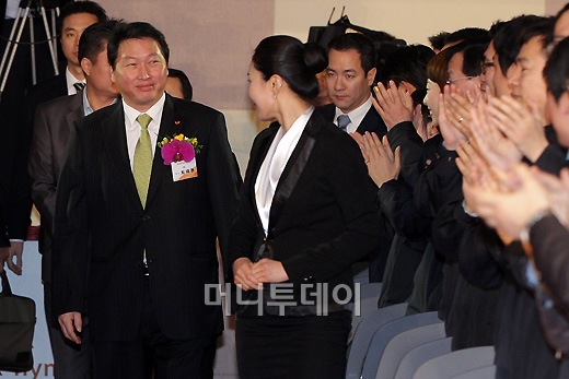 [사진]최태원 회장, SK하이닉스 출범식 참석