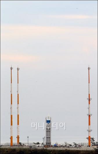 [사진]우주를 향해 발사대에 장착 된 나로호