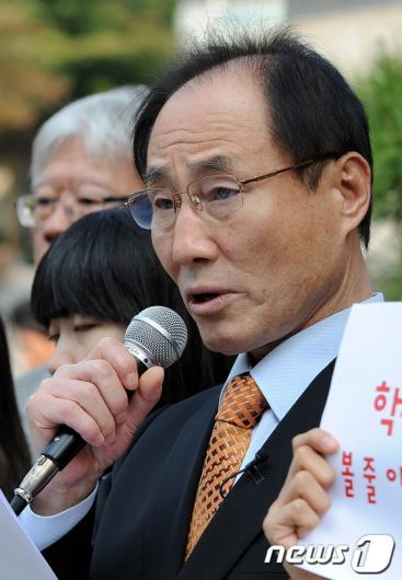 [사진]서울교육감 출마 선언하는 이부영 전 전교조 위원장