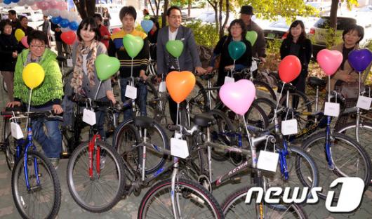 [사진]'사랑의 자전거 나눠요'