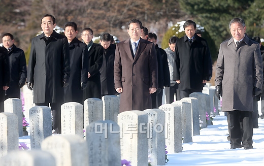 [사진]LIG넥스원, 국립현충원서 애국 시무식 개최
