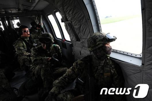 [사진]한국형 기동헬기 '수리온'에서 바라본 조국산하