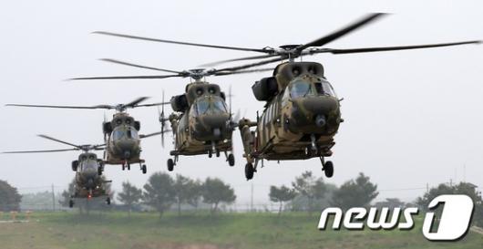[사진]편대비행 하는 한국형 기동헬기 '수리온'