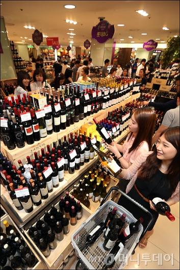 [사진]와인 30만병이 펼쳐진 장관 만나보세요!