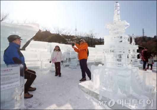 [사진]남산골한옥마을 얼음꽃 축제