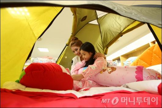 [사진]롯데마트, '난방 텐트로 따뜻하고 아늑하게!'