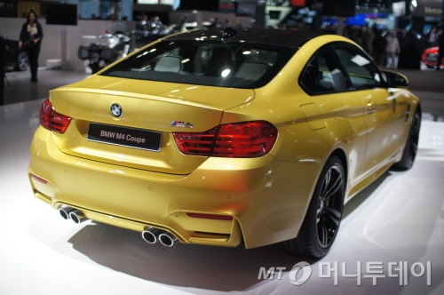 [사진]BMW M4, "기존의 M3는 잊어라"