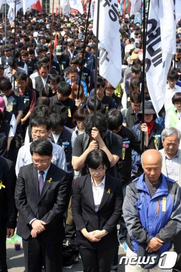[사진]세월호 희생자 애도하는 노동절대회